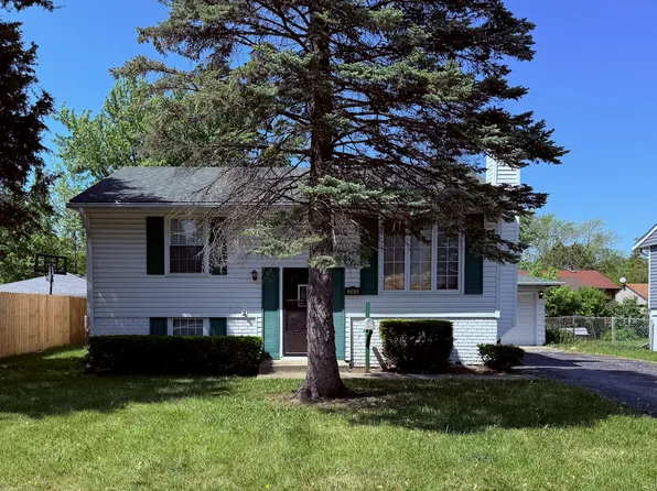 141 E Mulberry Dr, Glenwood, IL 60425