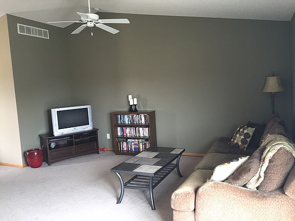 5th image of 1060 Fairview Ln