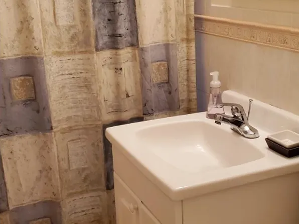 7417-7421 Blvd East image 8 of 21