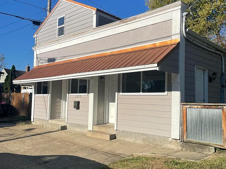 1212 Krieger St — Photo 2