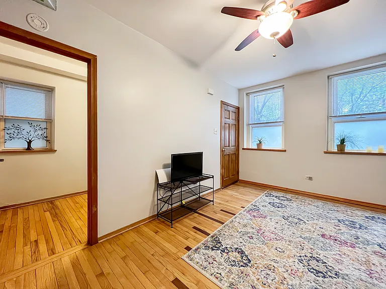 1214 N Paulina St — Photo 18
