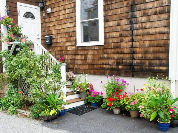 35 Wellington Ave, Newport, RI 02840