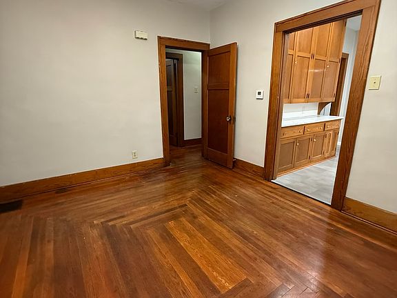 5th image of 724 Covington Ave