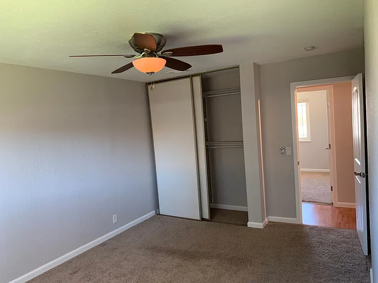 124 Danvers Ct — Photo 15