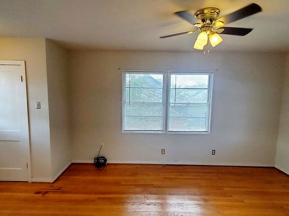5th image of 4427 1/2 Jefferson St #1