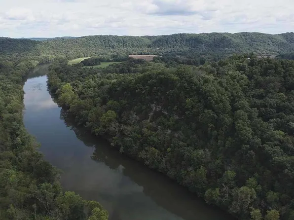 21 The Bend At Cumberland, Tompkinsville, KY 42167