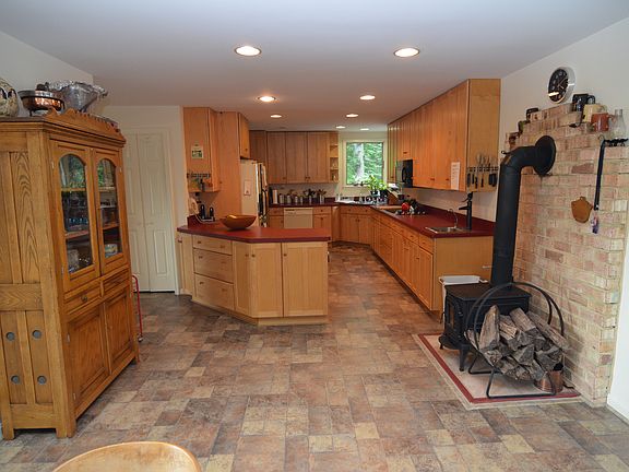 Gourmet kitchen!