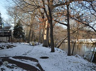 1009 Landing Rd, Naperville, IL 60540