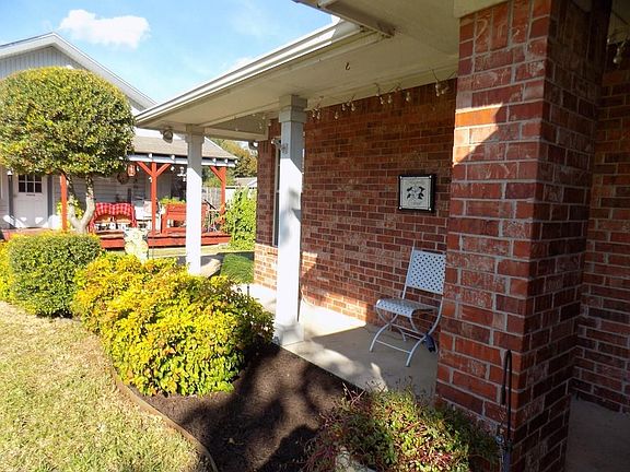 4th image of 1012 Sherman St