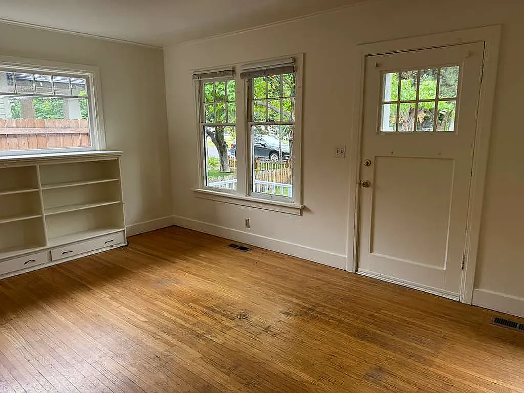 2 bed, 900 sqft, $2,495 — Photo 3