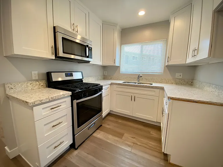 FOOTHILL VILLAGE — Photo 16