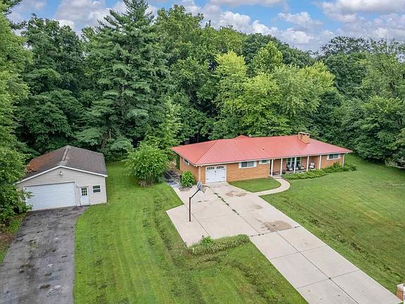 2nd image of 2975 Tanglewood Ln