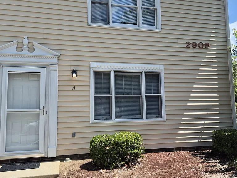 2909 A Cedar Creek Rd — Photo 2