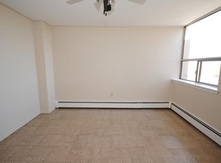 Aynsley Apartments, Hamilton, ON L8E 1H1