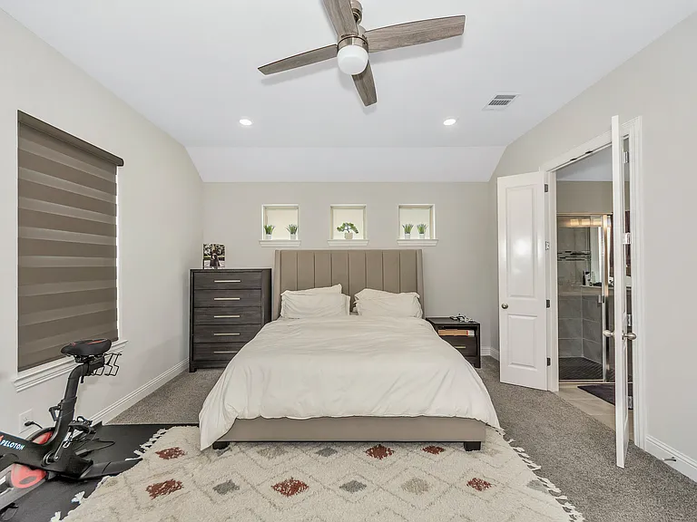 2124 Bailey St — Photo 14