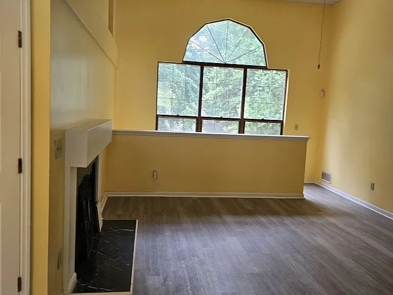 6803 Yorkdale Ct — Photo 10