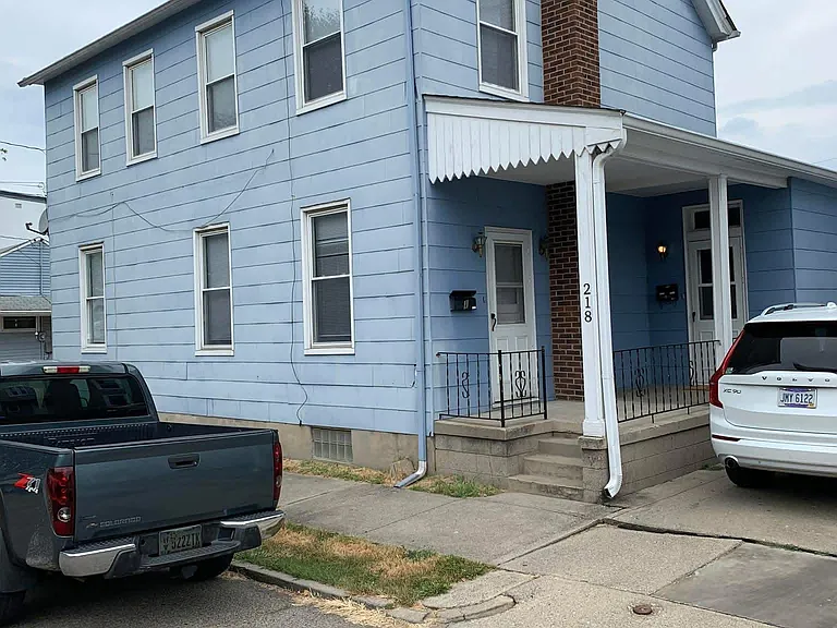 218 W Vine St — Photo 1