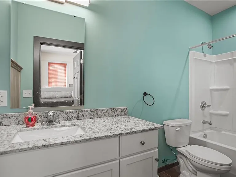 127H W Evans St — Photo 13