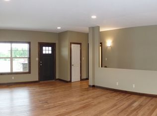 2229 SE Baldwin Ct, Topeka, KS 66605