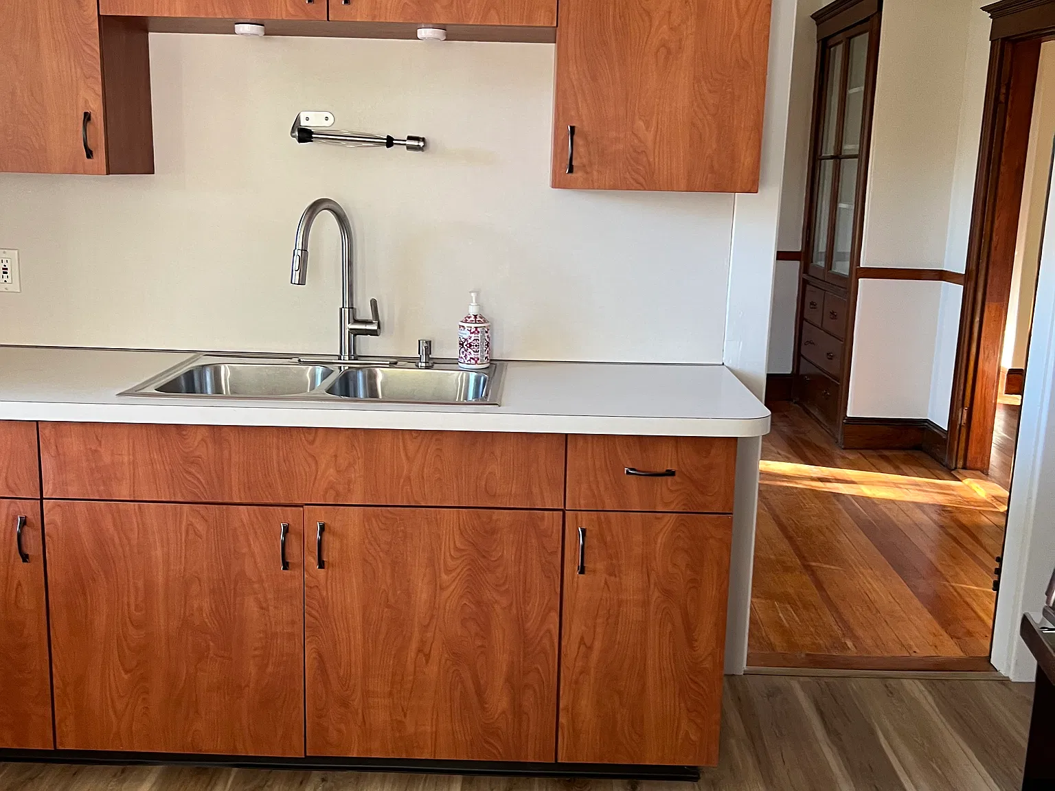 2 bed, 1050 sqft, $2,800 — Photo 2