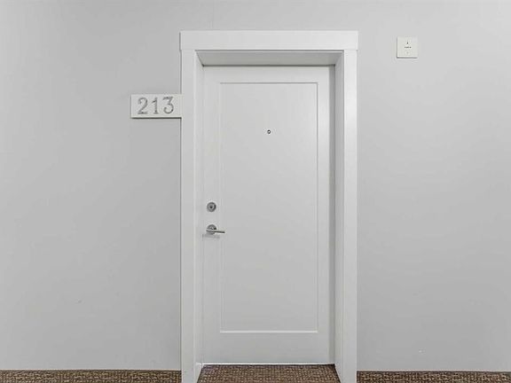 5th image of 20 Walgrove Walk SE #213