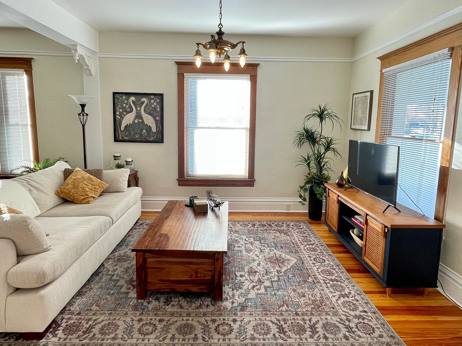 2 bed, 1047 sqft, $2,975 — Photo 3