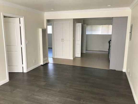3rd image of 201 S Oak Knoll Ave APT 4