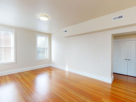5th image of 100 E Clifton Ave #4