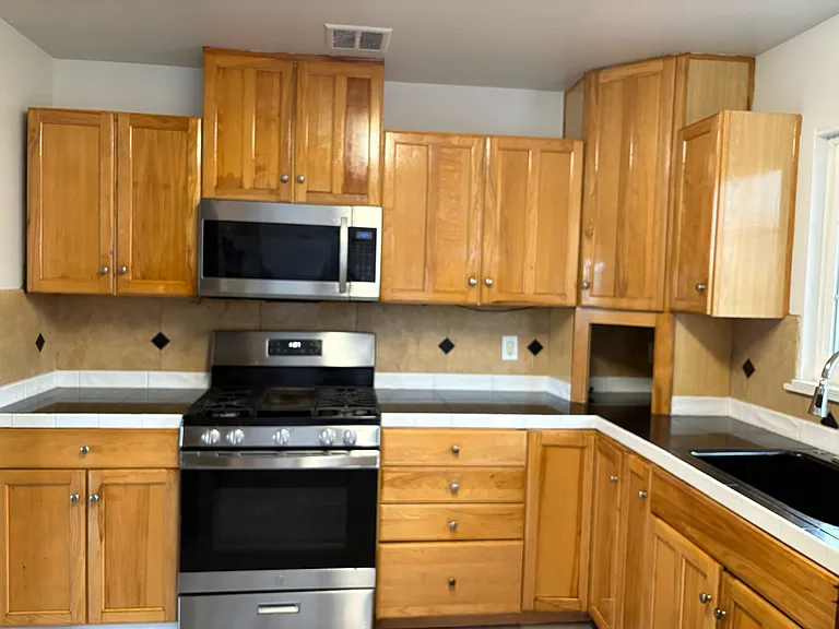 1202 Rollingwood Dr — Photo 2
