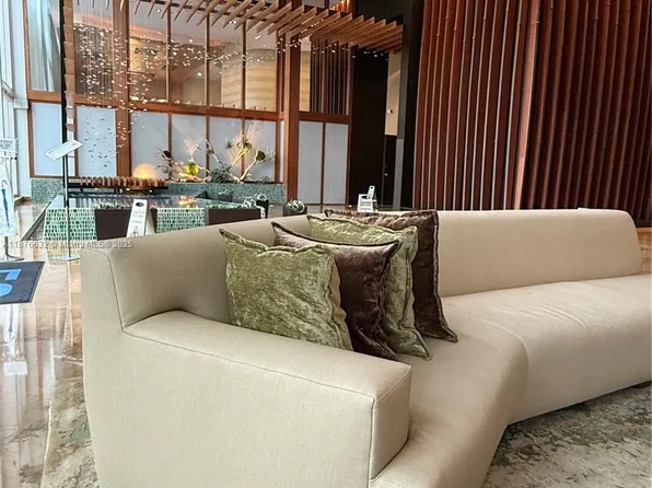 50 Biscayne Blvd APT 711, Miami, FL 33132