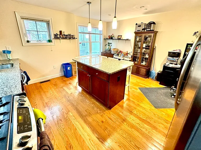 105 Harvey St #105 — Photo 8