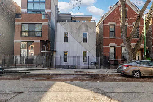 1060 N Hermitage Ave Photo 1