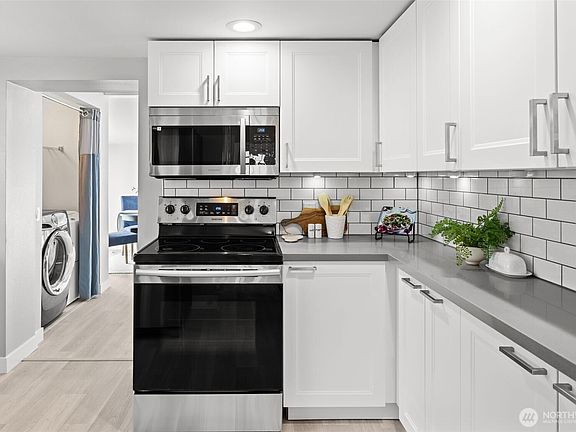 5th image of 523 Williams Avenue S