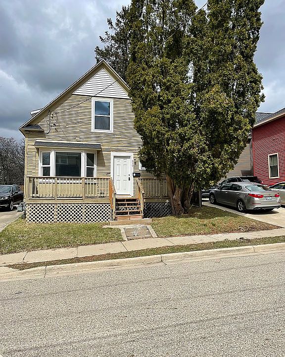 1st image of 839 Baldwin St SE