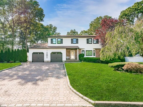 4 Elan Lane, Ronkonkoma, NY 11779