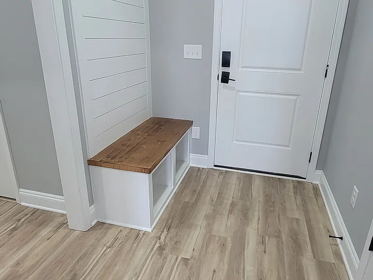 1031 Wessex Dr — Photo 10