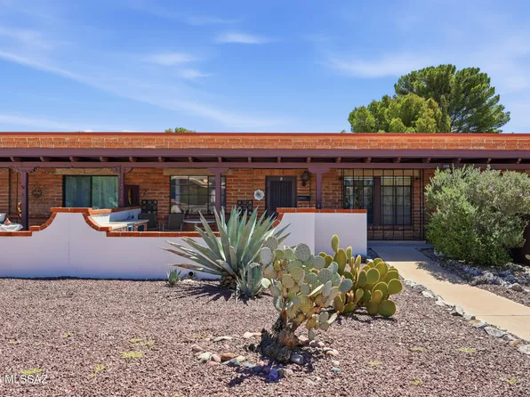 385 S La Canada Dr, Green Valley, AZ 85614