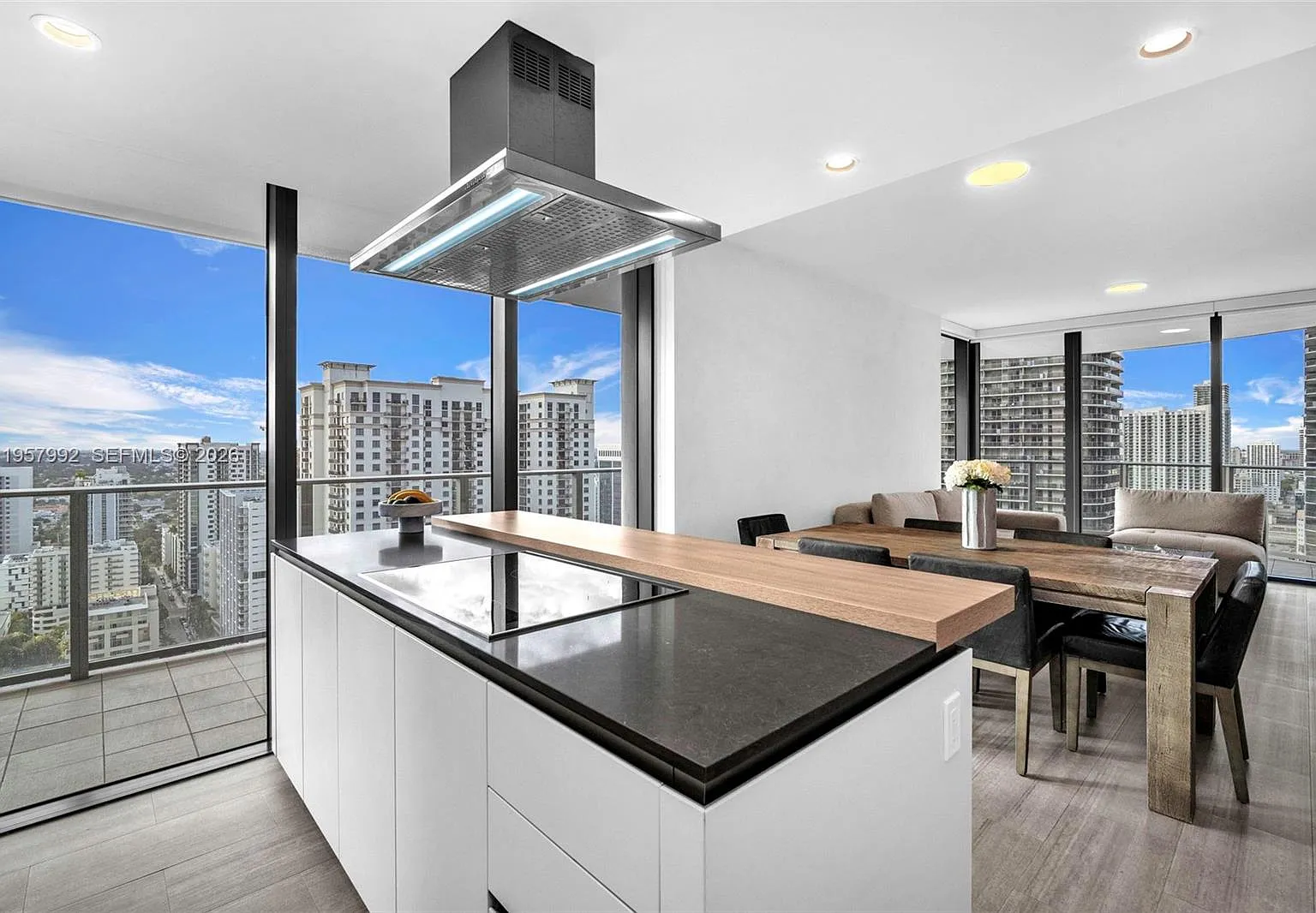 2 bed, 1356 sqft, $8,500 — Photo 2