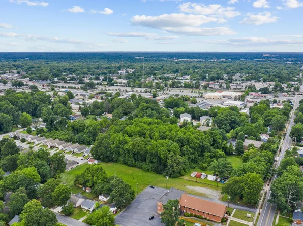 1028 S Josephine Boyd St, Greensboro, NC 27403