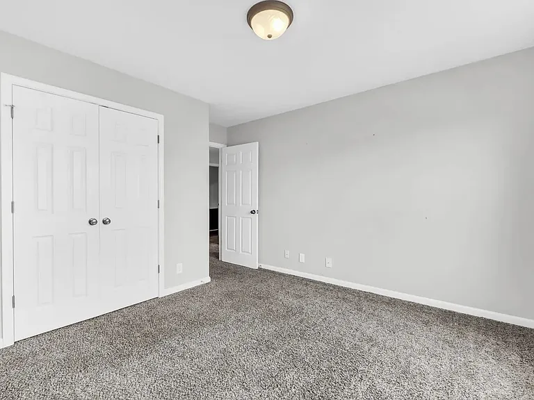 2552 Hattington Dr — Photo 16