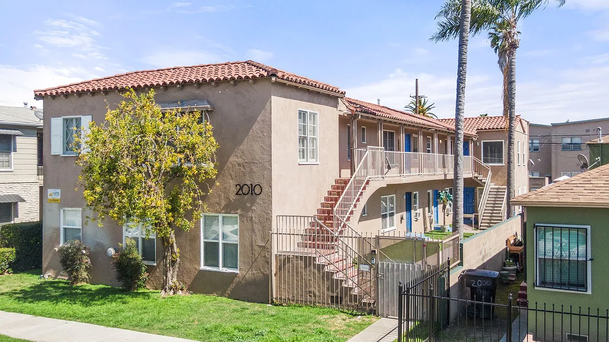Building Photo - 2010 Pine Avenue