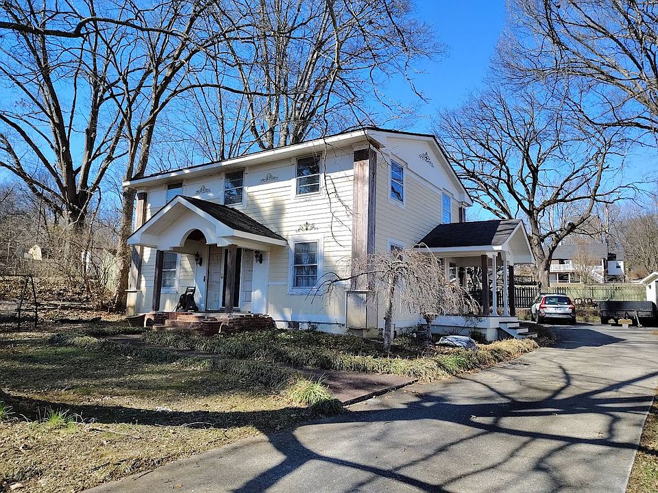 1st image of 2609 Woodrow Dr
