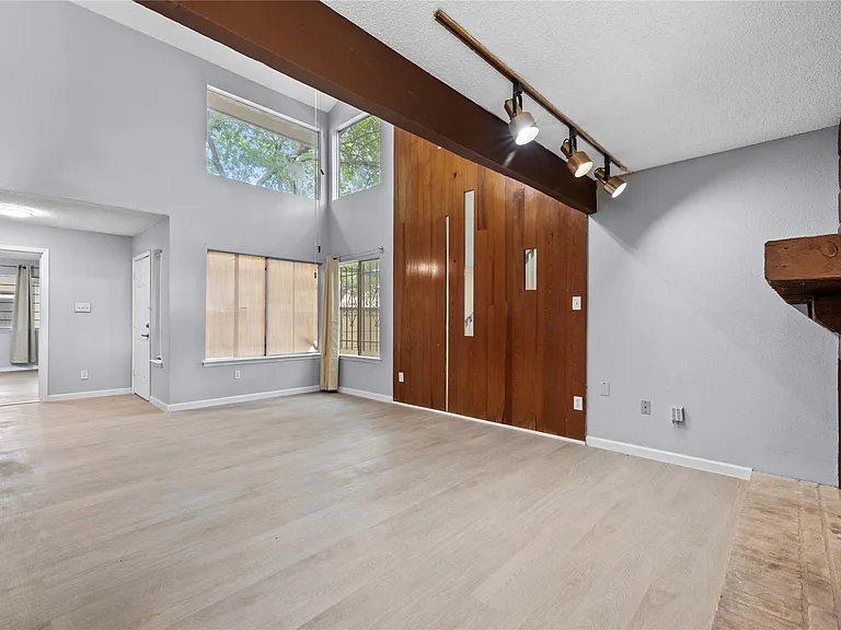 12528 Wellington Park Dr — Photo 3