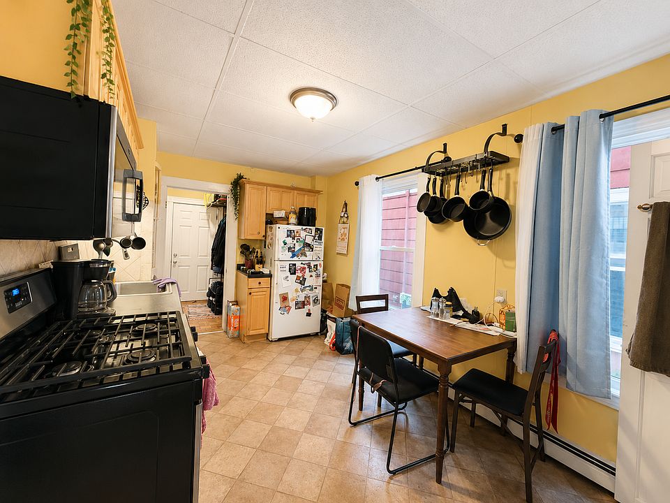 1st image of 18 Dell St