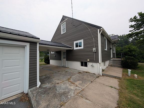 3rd image of 204 Justice St
