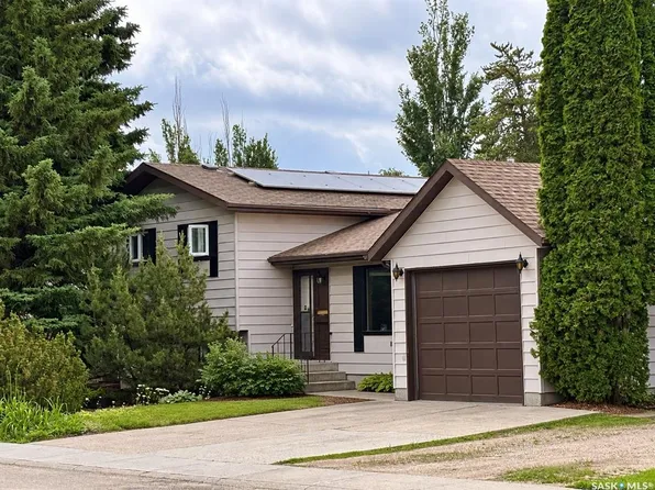 890 Kingsmere BOULEVARD, Saskatoon, SK S7J 4J7