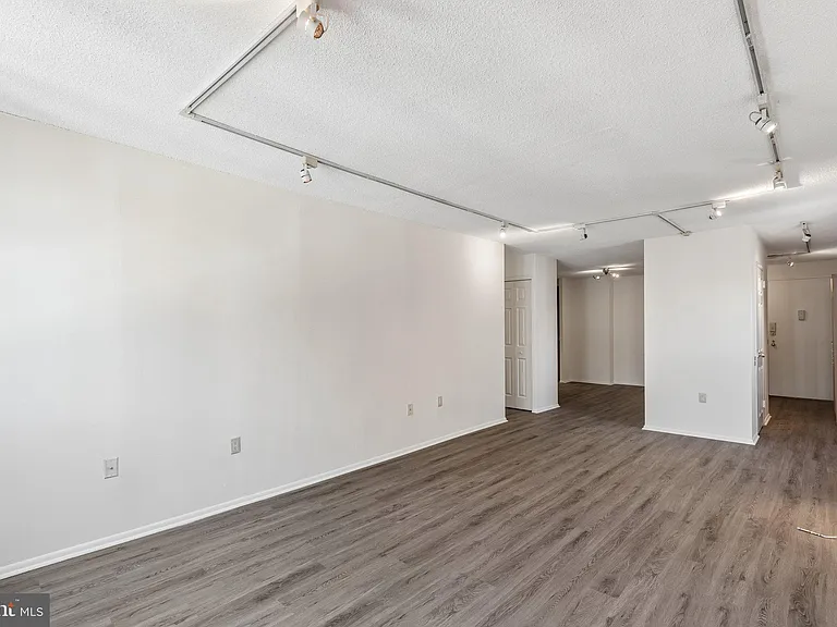 1420 Locust St #23E — Photo 3