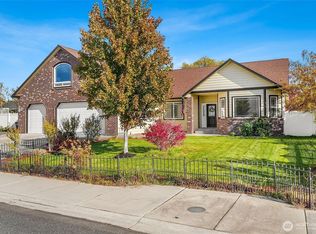 407 S Sand Dunes Rd, Moses Lake, WA 98837