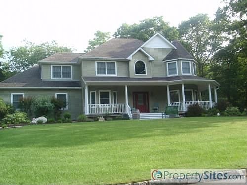 1st image of 10 Hickory Ct