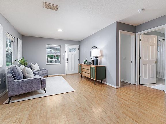 4th image of 517 W PATTERSON STREET